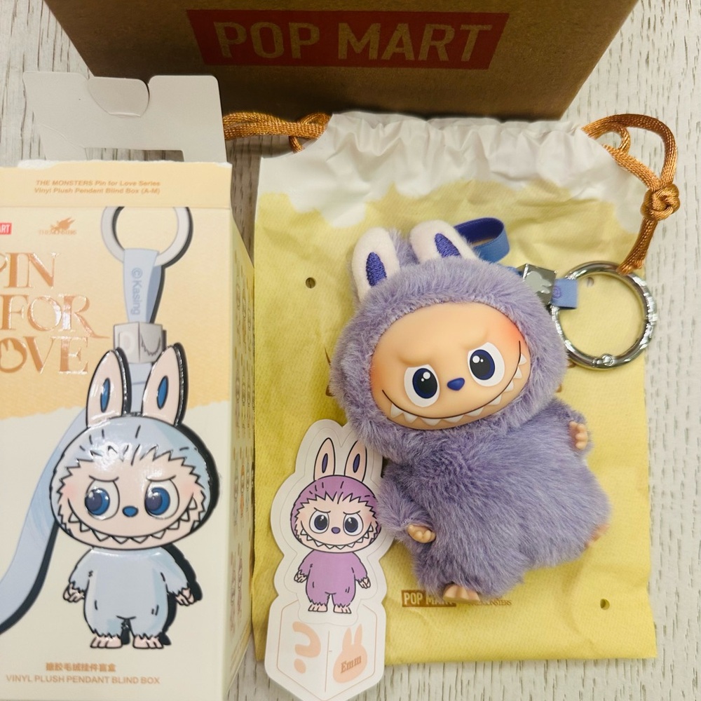? Pin for love Labubu “?“ POPMART